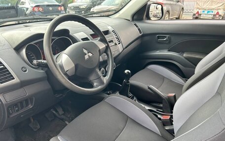 Mitsubishi Outlander III рестайлинг 3, 2008 год, 1 100 000 рублей, 10 фотография