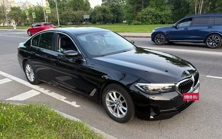 BMW 5 серия, 2021 год, 3 050 000 рублей, 3 фотография