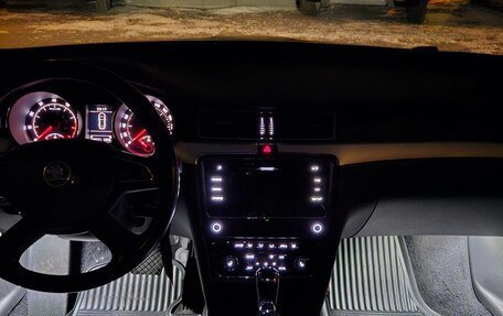 Skoda Superb III рестайлинг, 2014 год, 1 400 000 рублей, 14 фотография