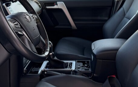Toyota Land Cruiser Prado 150 рестайлинг 2, 2022 год, 8 850 000 рублей, 8 фотография