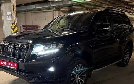 Toyota Land Cruiser Prado 150 рестайлинг 2, 2022 год, 8 850 000 рублей, 2 фотография
