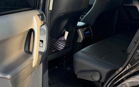 Toyota Land Cruiser Prado 150 рестайлинг 2, 2022 год, 8 850 000 рублей, 11 фотография