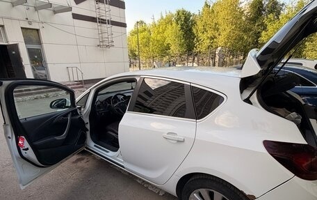 Opel Astra J, 2010 год, 550 000 рублей, 2 фотография