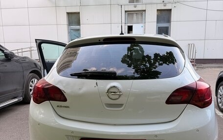 Opel Astra J, 2010 год, 550 000 рублей, 4 фотография