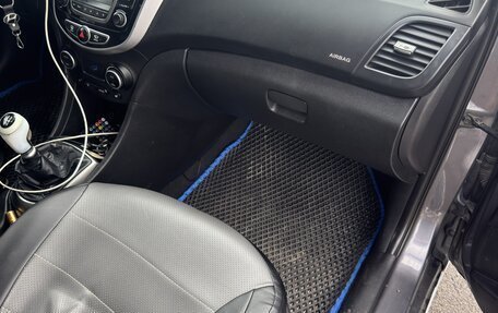 Hyundai Solaris II рестайлинг, 2015 год, 550 000 рублей, 14 фотография