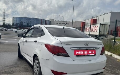 Hyundai Solaris II рестайлинг, 2015 год, 550 000 рублей, 9 фотография