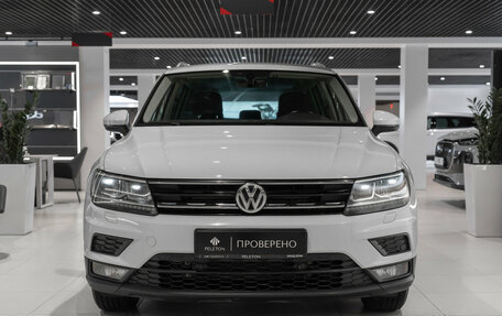 Volkswagen Tiguan II, 2017 год, 1 995 000 рублей, 3 фотография