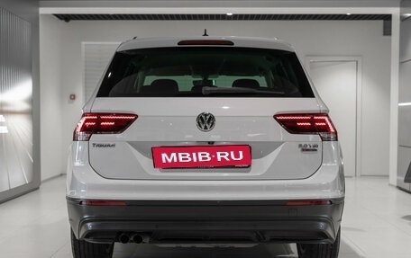 Volkswagen Tiguan II, 2017 год, 1 995 000 рублей, 6 фотография