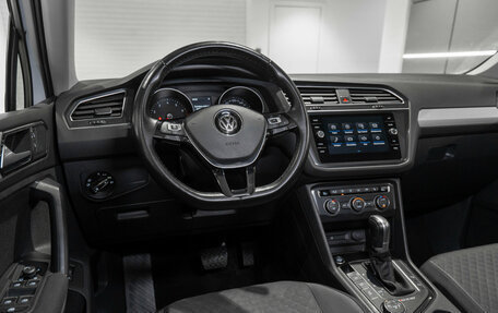 Volkswagen Tiguan II, 2017 год, 1 995 000 рублей, 7 фотография