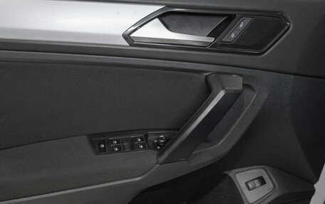 Volkswagen Tiguan II, 2017 год, 1 995 000 рублей, 19 фотография