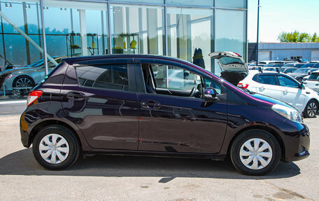 Toyota Vitz, 2013 год, 745 000 рублей, 6 фотография
