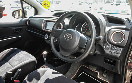 Toyota Vitz, 2013 год, 745 000 рублей, 14 фотография