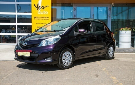 Toyota Vitz, 2013 год, 745 000 рублей, 2 фотография