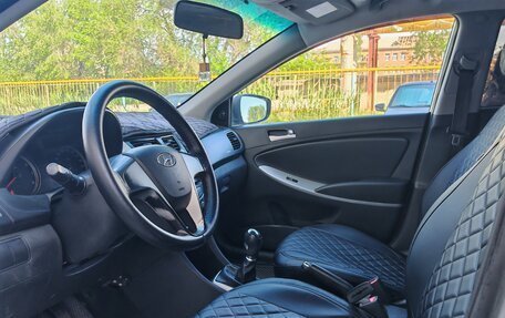 Hyundai Solaris II рестайлинг, 2012 год, 625 000 рублей, 5 фотография