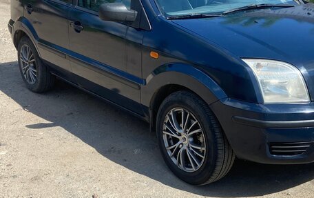 Ford Fusion I, 2002 год, 290 000 рублей, 2 фотография