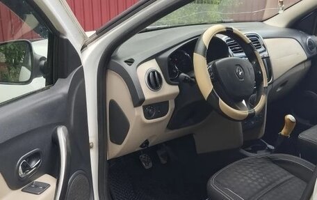 Renault Logan II, 2016 год, 350 000 рублей, 10 фотография