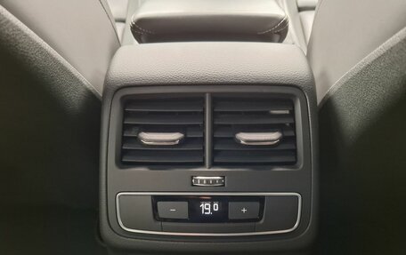 Audi A4, 2019 год, 4 300 000 рублей, 26 фотография