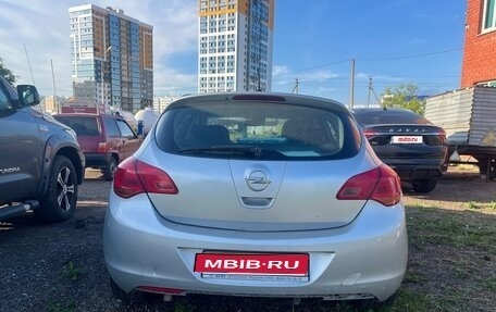 Opel Astra J, 2010 год, 370 000 рублей, 1 фотография