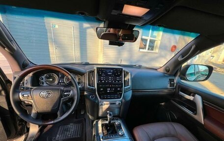 Toyota Land Cruiser 200, 2018 год, 6 500 000 рублей, 10 фотография