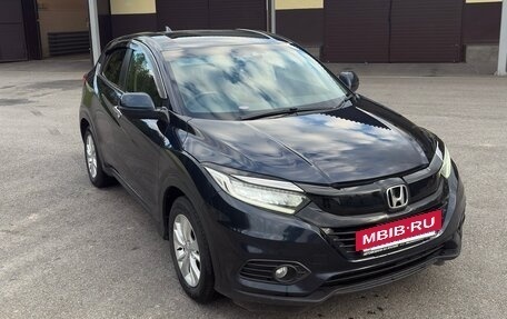 Honda Vezel, 2018 год, 1 780 000 рублей, 2 фотография