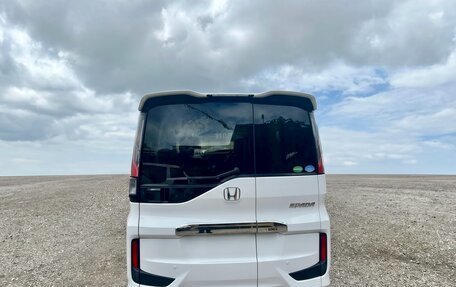 Honda Stepwgn IV, 2017 год, 1 470 000 рублей, 4 фотография