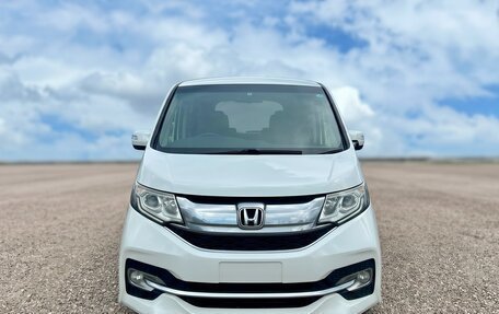 Honda Stepwgn IV, 2017 год, 1 470 000 рублей, 2 фотография