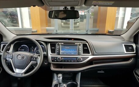 Toyota Highlander III, 2014 год, 2 399 000 рублей, 11 фотография
