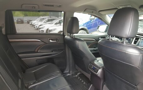 Toyota Highlander III, 2014 год, 2 399 000 рублей, 10 фотография