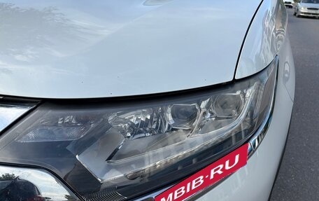 Mitsubishi Outlander III рестайлинг 3, 2016 год, 1 850 000 рублей, 4 фотография