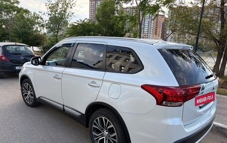 Mitsubishi Outlander III рестайлинг 3, 2016 год, 1 850 000 рублей, 6 фотография