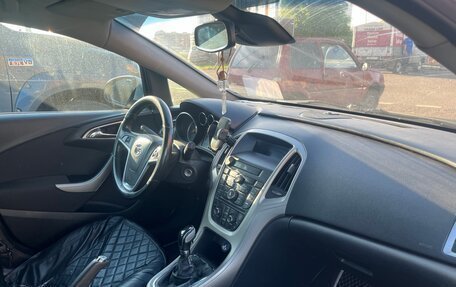 Opel Astra J, 2010 год, 370 000 рублей, 2 фотография