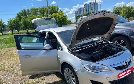 Opel Astra J, 2010 год, 370 000 рублей, 34 фотография