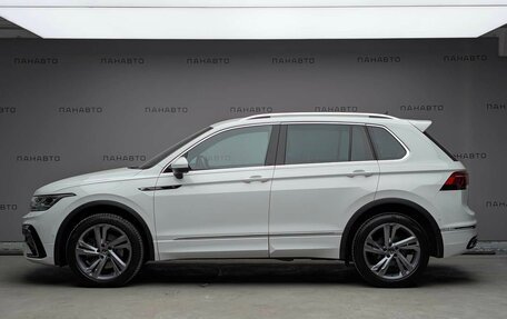 Volkswagen Tiguan II, 2021 год, 3 997 000 рублей, 3 фотография