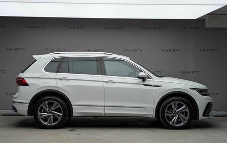 Volkswagen Tiguan II, 2021 год, 3 997 000 рублей, 4 фотография