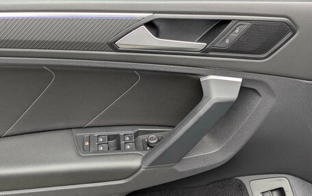 Volkswagen Tiguan II, 2021 год, 3 997 000 рублей, 8 фотография