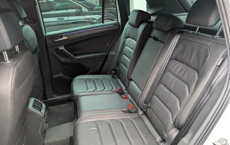 Volkswagen Tiguan II, 2021 год, 3 997 000 рублей, 16 фотография