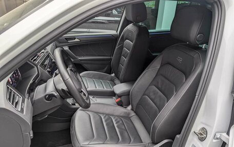 Volkswagen Tiguan II, 2021 год, 3 997 000 рублей, 15 фотография