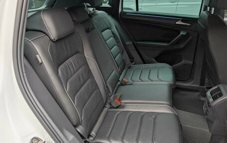 Volkswagen Tiguan II, 2021 год, 3 997 000 рублей, 17 фотография