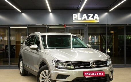 Volkswagen Tiguan II, 2017 год, 2 279 000 рублей, 2 фотография