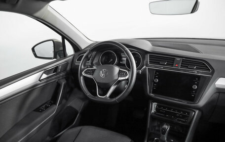 Volkswagen Tiguan II, 2021 год, 2 599 000 рублей, 10 фотография