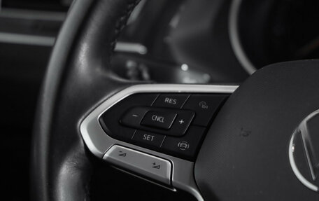Volkswagen Tiguan II, 2021 год, 2 599 000 рублей, 13 фотография