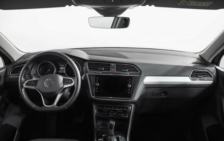 Volkswagen Tiguan II, 2021 год, 2 599 000 рублей, 11 фотография