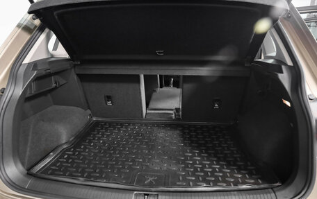 Volkswagen Tiguan II, 2021 год, 2 599 000 рублей, 28 фотография