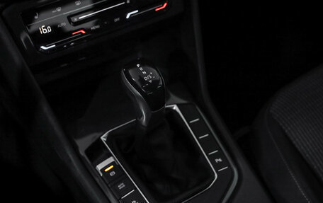 Volkswagen Tiguan II, 2021 год, 2 599 000 рублей, 19 фотография