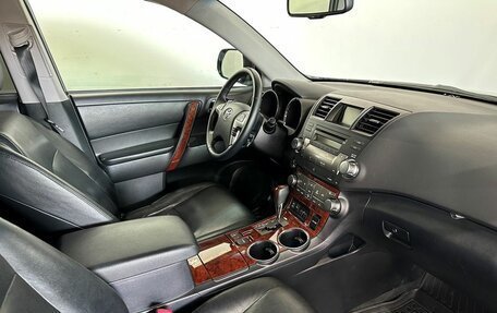 Toyota Highlander III, 2011 год, 1 850 000 рублей, 11 фотография