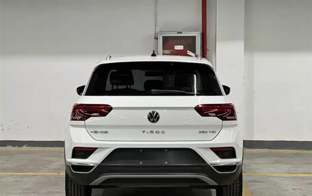 Volkswagen T-Roc I, 2023 год, 1 840 000 рублей, 4 фотография