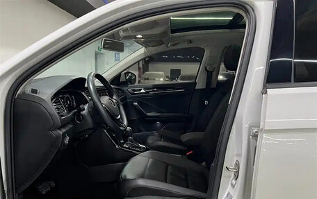 Volkswagen T-Roc I, 2023 год, 1 840 000 рублей, 7 фотография