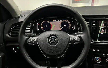 Volkswagen T-Roc I, 2023 год, 1 840 000 рублей, 8 фотография