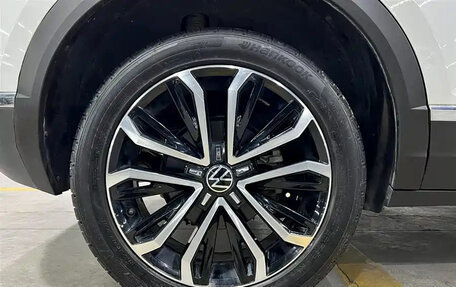 Volkswagen T-Roc I, 2023 год, 1 840 000 рублей, 11 фотография