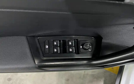 Volkswagen T-Roc I, 2023 год, 1 840 000 рублей, 12 фотография